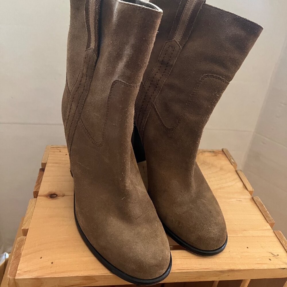 Kate Spade New York Size 9 Tobacco Brown Baise Suede Pull On Heeled Ankle Boots - Picture 5 of 16